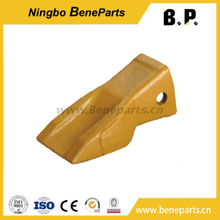 Processando o dente 6y2553 da cubeta de Caterpillar J550 da maquinaria pela carcaça